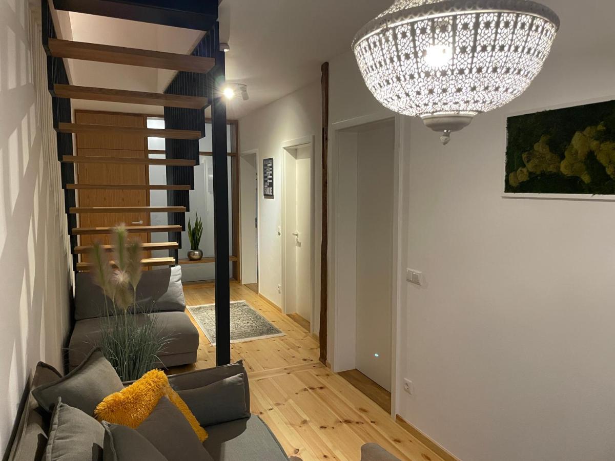 Voh Super Exklusives Loft, Zentral, Smart-Tv, Parkplatz Apartamento Vohenstrauss Exterior foto